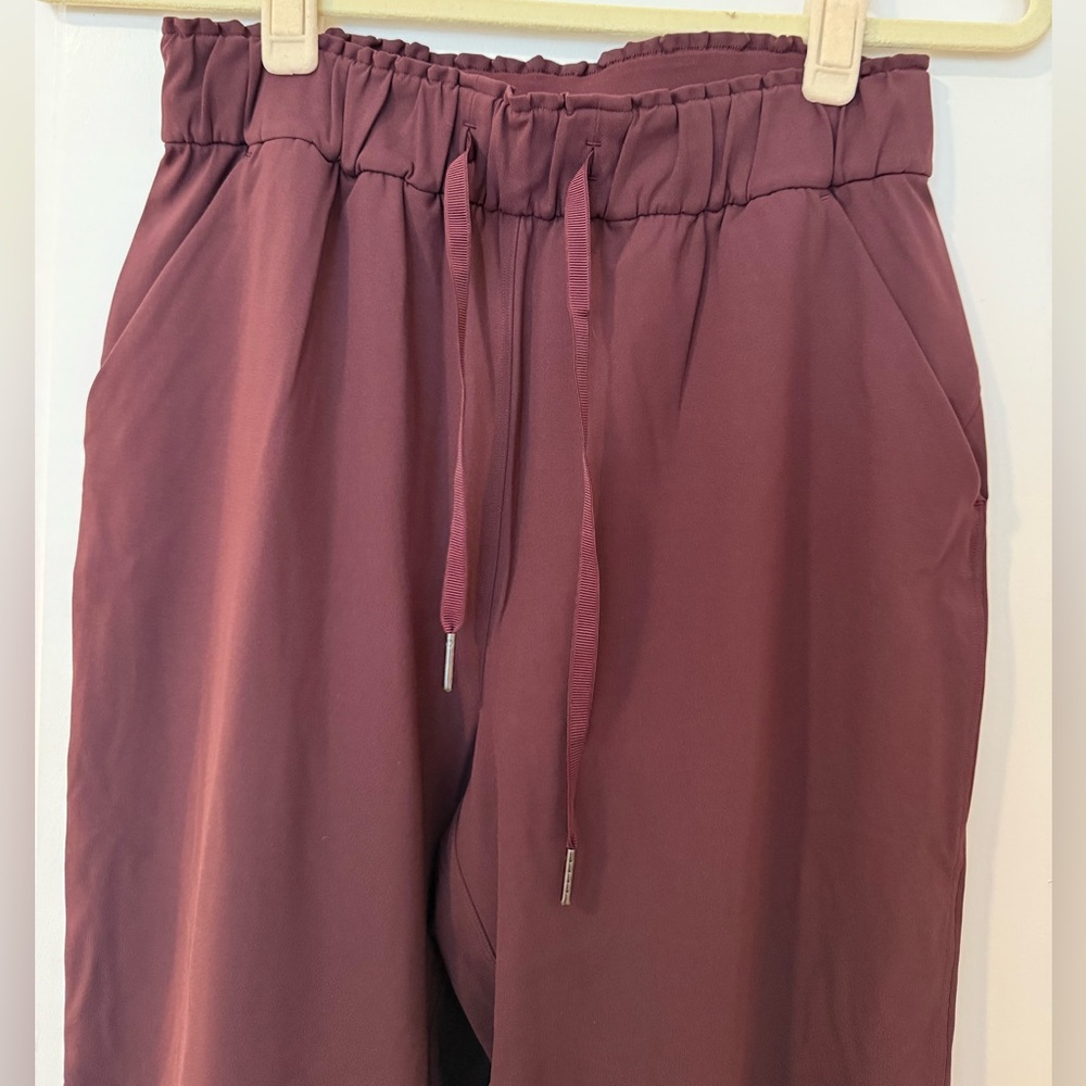 Lululemon Keep Moving Pant 7/8
High-Rise - Cassis - Picture 4 of 5